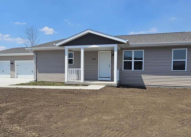 Property at 1707 Fairlawn Ave, North Fond Du Lac, WI 54937, 3 beds, 2 baths