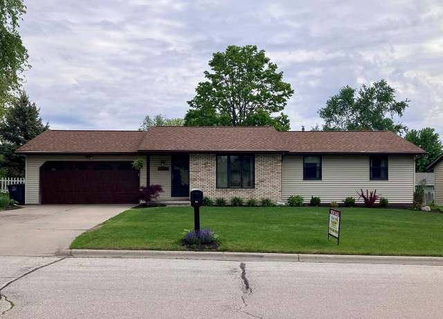 Property at 1380 Eminence St, Green Bay, WI 54313, 3 beds, 1.5 baths