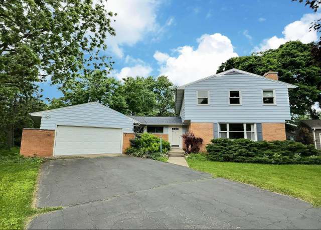 Property at 525 Pembrook Ct, Neenah, WI 54956, 4 beds, 2.5 baths