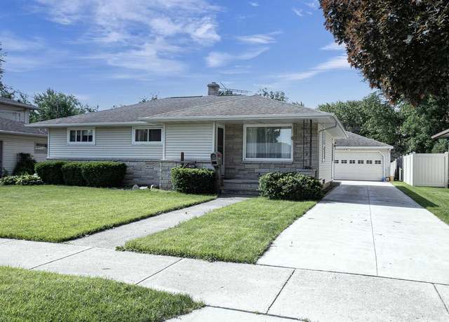 Property at 845 Harding St, Menasha, WI 54942, 3 beds, 1 bath
