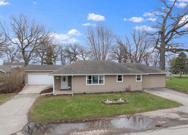 Property at 3275 Shorewood Dr, Oshkosh, WI 54901, 2 beds, 1 bath