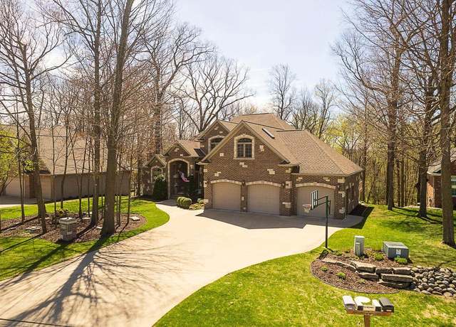 Property at 3072 Warm Springs Dr, Green Bay, WI 54311, 5 beds, 5 baths