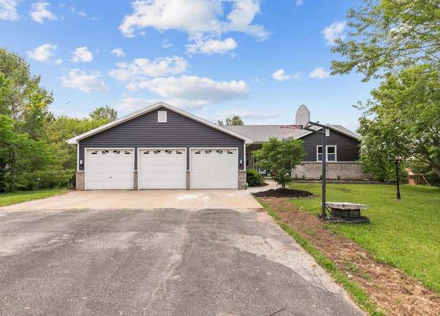 Property at 110 Honeysuckle Dr, Hortonville, WI 54944, 3 beds, 2.5 baths