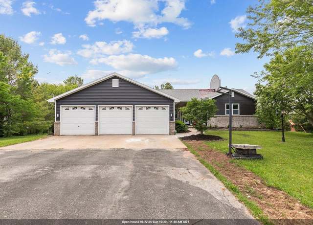 Property at 110 Honeysuckle Dr, Hortonville, WI 54944, 3 beds, 2.5 baths