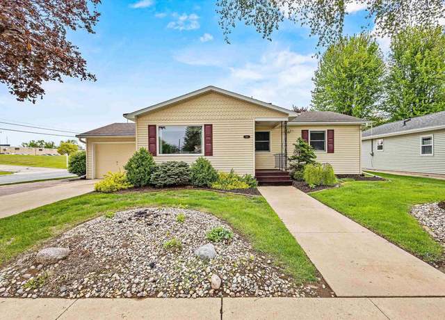 Property at 904 S Hamlin St, Shawano, WI 54166, 3 beds, 1 bath