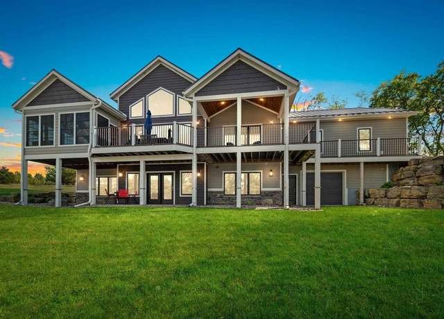 Property at E12603 Bay Rd, Merrimac, WI 53561, 4 beds, 3.5 baths