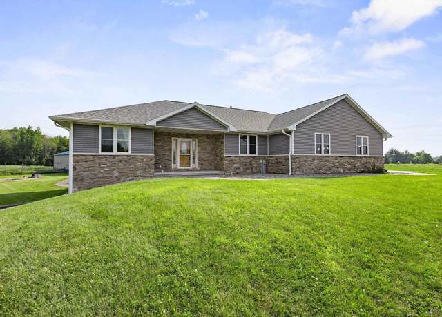 Property at 8464 County Rd S, Pulaski, WI 54162, 4 beds, 3.5 baths