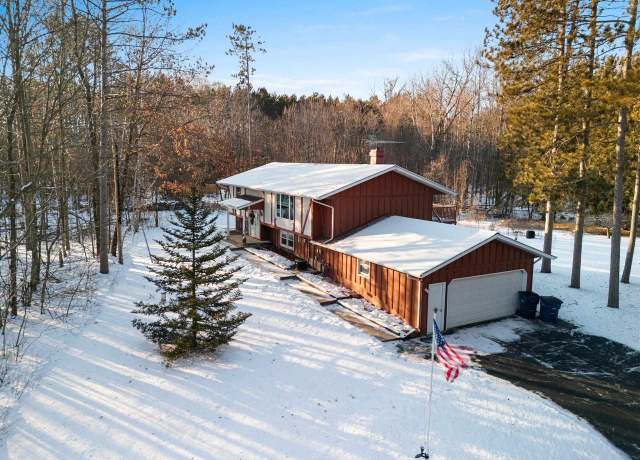Property at 2766 Sunrise Rd, Suamico, WI 54313, 4 beds, 2 baths