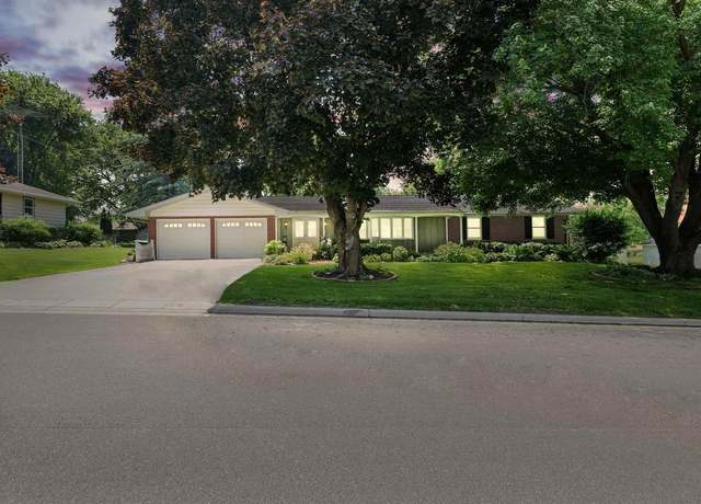 Property at 435 S Main St, Markesan, WI 53946, 3 beds, 1.5 baths