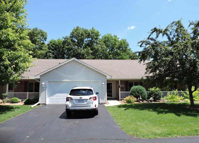 Property at 2690 Havenwood Dr Unit B, Oshkosh, WI 54904, 2 beds, 2 baths