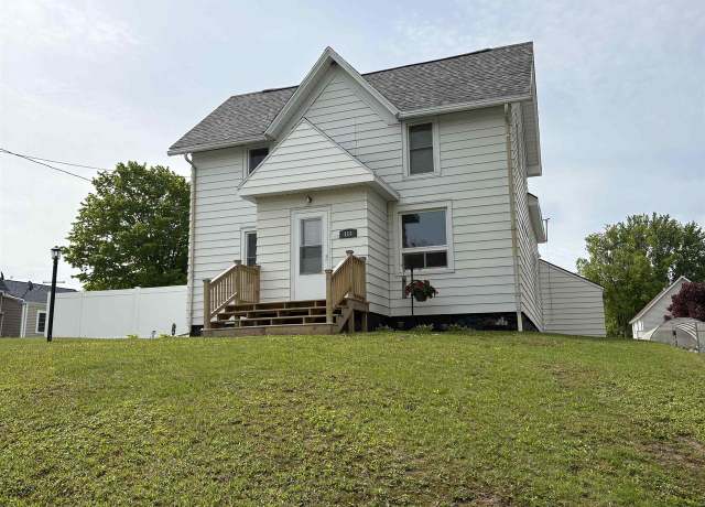 Property at 114 E Freeborn St, Cecil, WI 54111, 3 beds, 1.5 baths