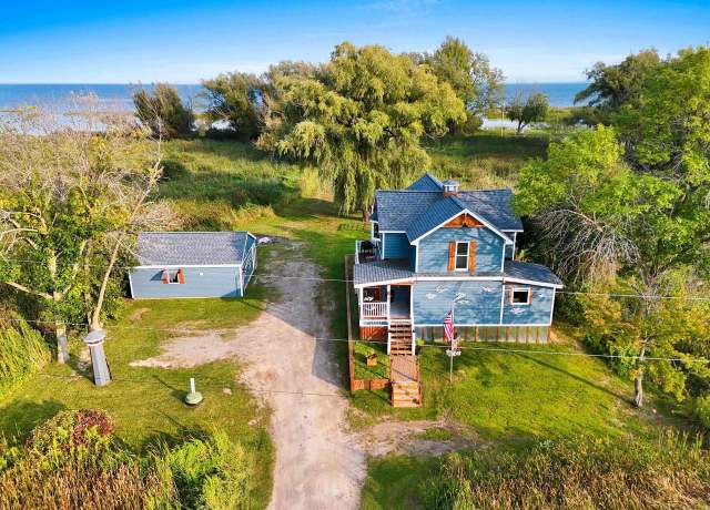 Property at 7496 County Road Y, Oconto, WI 54153, 3 beds, 2 baths