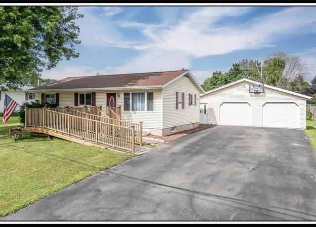 Property at 1709 Division St, New London, WI 54961, 4 beds, 2 baths