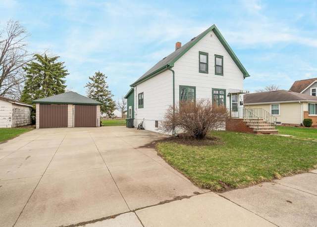 Property at 313 N Pine St, Kimberly, WI 54136, 3 beds, 1 bath