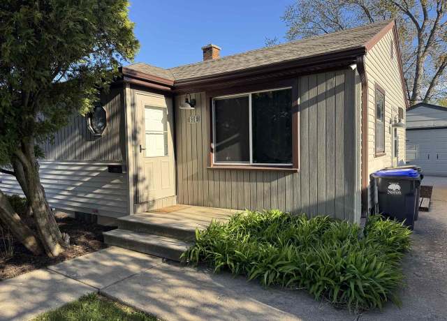 Property at 626 Cleveland St, Neenah, WI 54956, 2 beds, 1 bath
