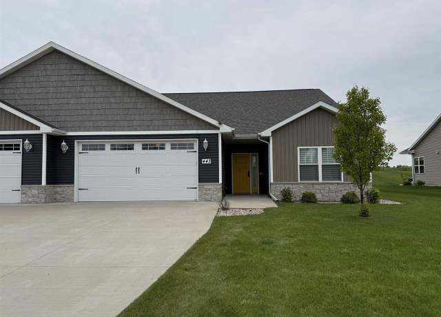 Property at 443 Longwood Ln, Wrightstown, WI 54180, 3 beds, 2.5 baths