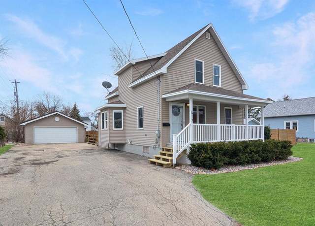 Property at 617 E Oak St, Kimberly, WI 54136, 3 beds, 1.5 baths