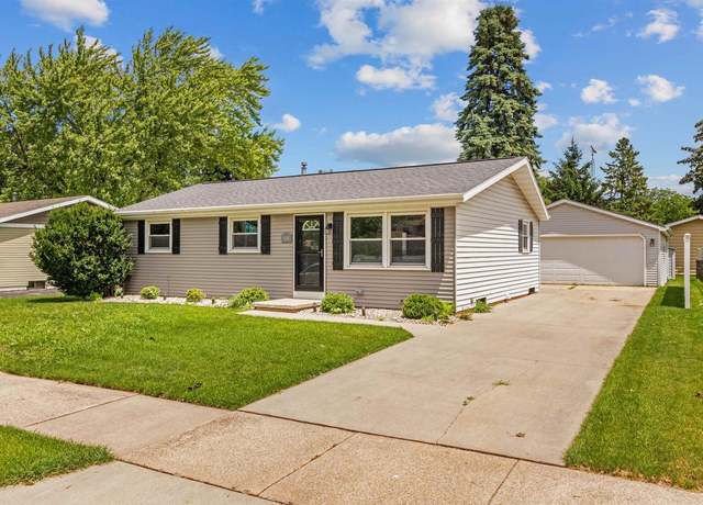 Property at 1100 Heritage Trl, Oshkosh, WI 54904, 3 beds, 2 baths