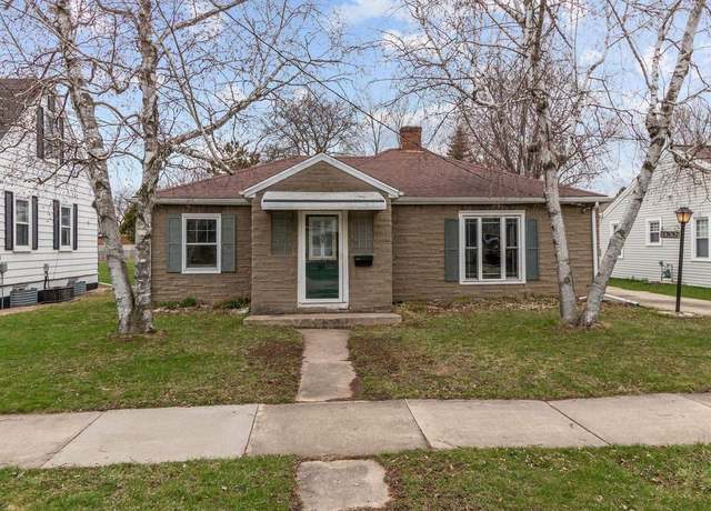 Property at 832 Depere St, Menasha, WI 54952, 2 beds, 1 bath