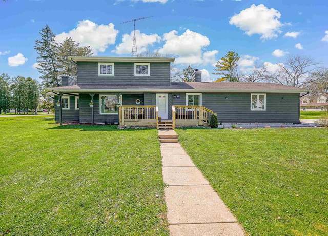 Property at 3877 Apple Ln, Oshkosh, WI 54902, 4 beds, 2 baths
