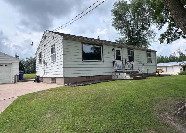 Property at 113 Waupaca St, Clintonville, WI 54929, 3 beds, 2 baths