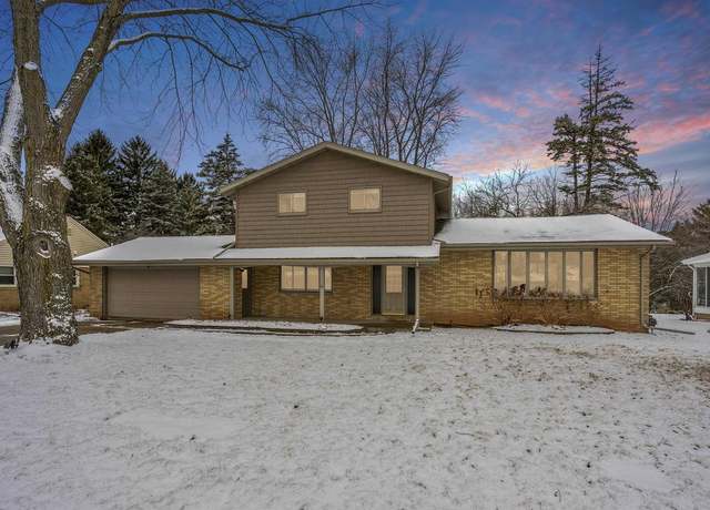 Property at 1960 Palisades Dr, Appleton, WI 54915, 4 beds, 2.5 baths