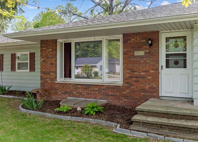 Property at 1200 Orchard Dr, Kaukauna, WI 54130, 4 beds, 2 baths