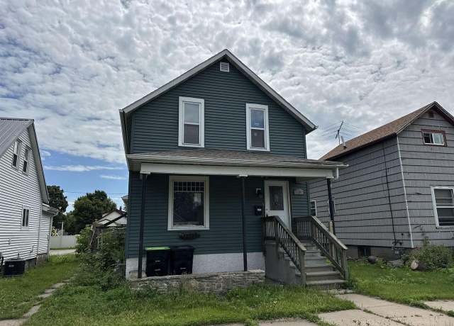 Property at 1109 17th Ave, Menominee, MI 49858, 3 beds, 1.5 baths