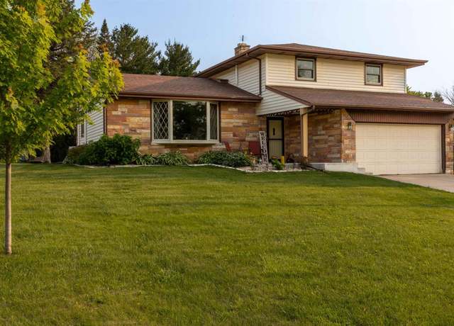Property at 2932 Suzanne Ct, Green Bay, WI 54311, 3 beds, 2 baths