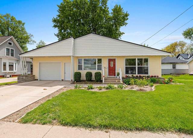 Property at 410 E Washington St, New London, WI 54961, 3 beds, 2 baths