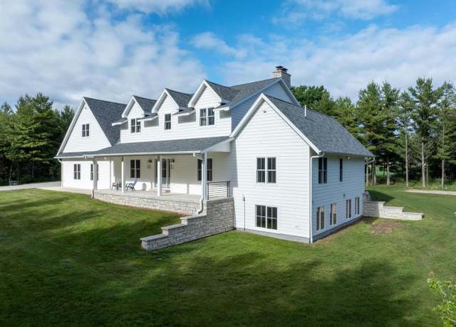 Property at 10742 White Pine Ln, Sister Bay, WI 54234, 4 beds, 3.5 baths