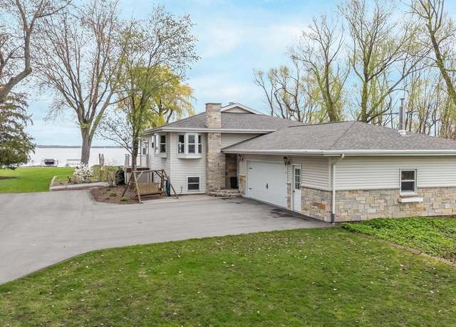 Property at 9262 Kumbier Rd, Winneconne, WI 54986, 3 beds, 2 baths