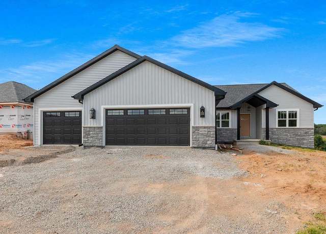 Property at 4036 Antwerp Ave, Green Bay, WI 54313, 5 beds, 3.5 baths