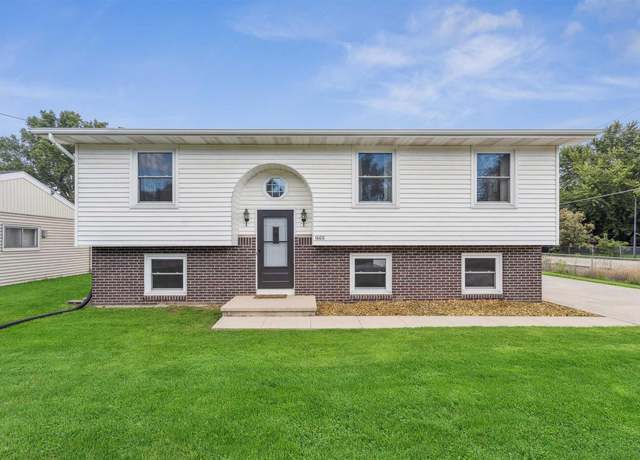 Property at 1600 Plank Rd, Menasha, WI 54952, 3 beds, 1 bath