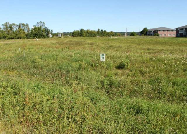 Property at 1028 Mill Pond Cir, Weyauwega, WI 54983