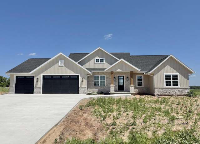 Property at 5090 N Cobble Creek Dr, Grand Chute, WI 54913, 3 beds, 2.5 baths