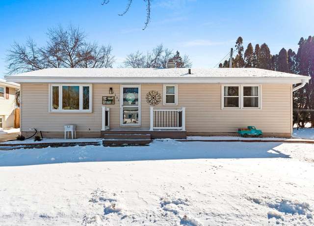 Property at 2606 S Walden Ave, Appleton, WI 54915, 3 beds, 1 bath