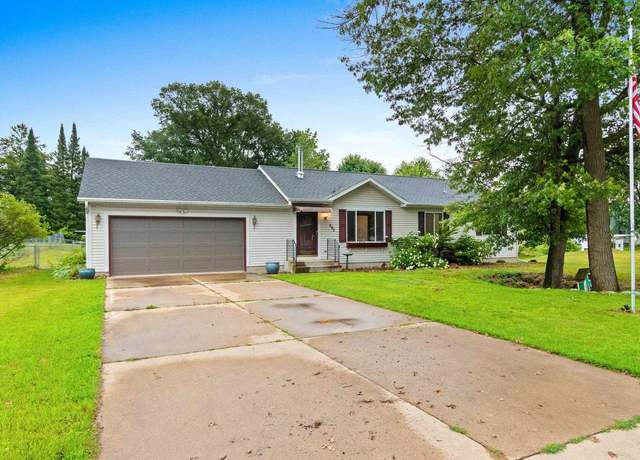 Property at 920 S Prospect St, Shawano, WI 54166, 3 beds, 2.5 baths
