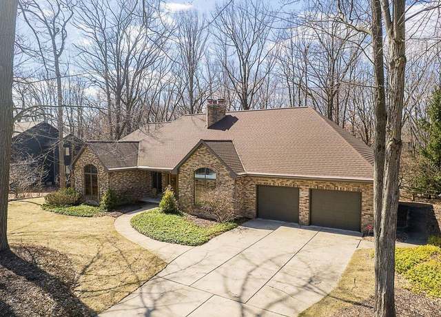 Property at 4527 Choctaw Trl, Green Bay, WI 54313, 2 beds, 3 baths