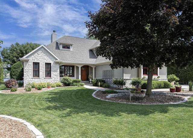 Property at 726 Keyes St, Menasha, WI 54952, 3 beds, 3.5 baths