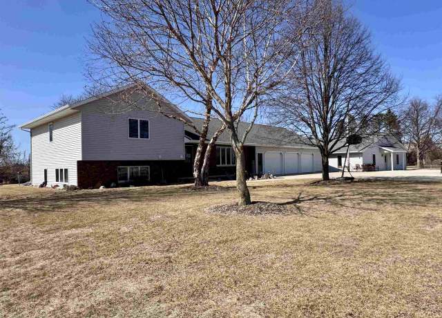 Property at W7604 Forest Ave, Fond Du Lac, WI 54937, 3 beds, 2.5 baths