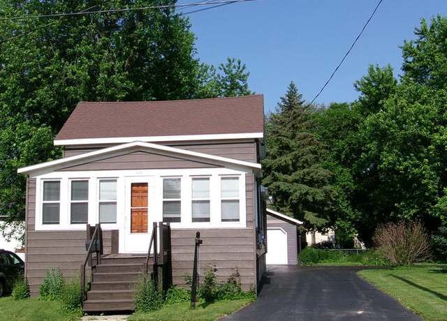Property at 226 N Brooke St, Fond Du Lac, WI 54935, 2 beds, 1 bath
