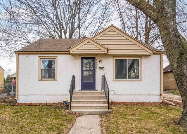 Property at 1131 Klaus St, Green Bay, WI 54302, 3 beds, 1 bath