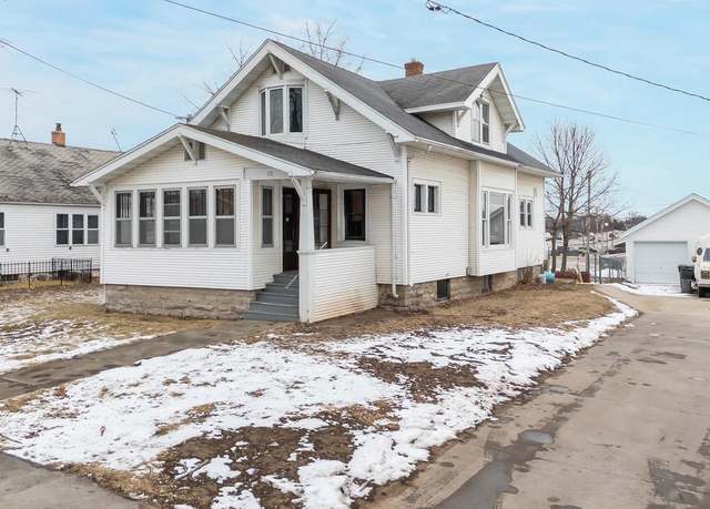 Property at 27 S 3rd St, Winneconne, WI 54986, 4 beds, 2.5 baths