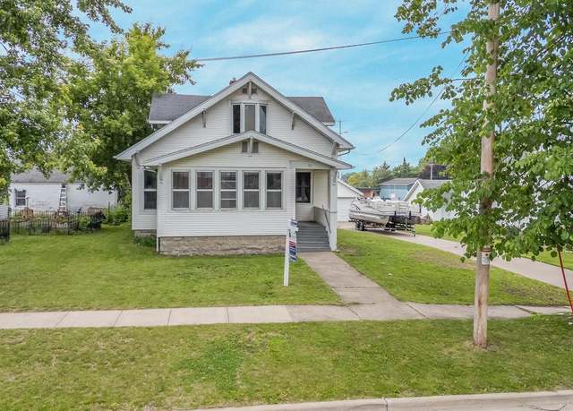 Property at 27 S 3rd St, Winneconne, WI 54986, 4 beds, 2.5 baths
