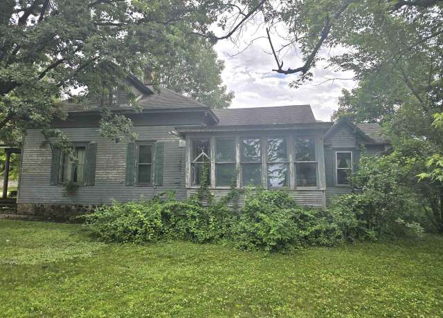 Property at 305 E North Lake St, Hancock, WI 54943, 4 beds, 1 bath