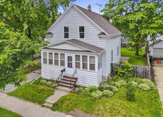 Property at 914 W 5th Ave, Oshkosh, WI 54902, 3 beds, 2 baths