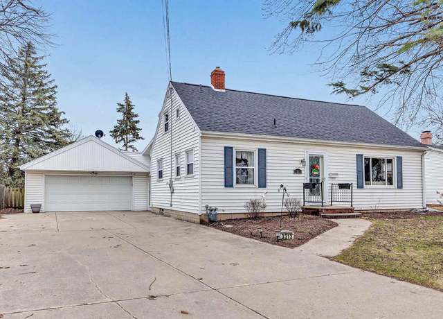 Property at 3313 S Webster Ave, Green Bay, WI 54301, 3 beds, 1.5 baths