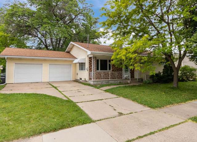 Property at 1517 Burdick St, Oshkosh, WI 54901, 3 beds, 1 bath