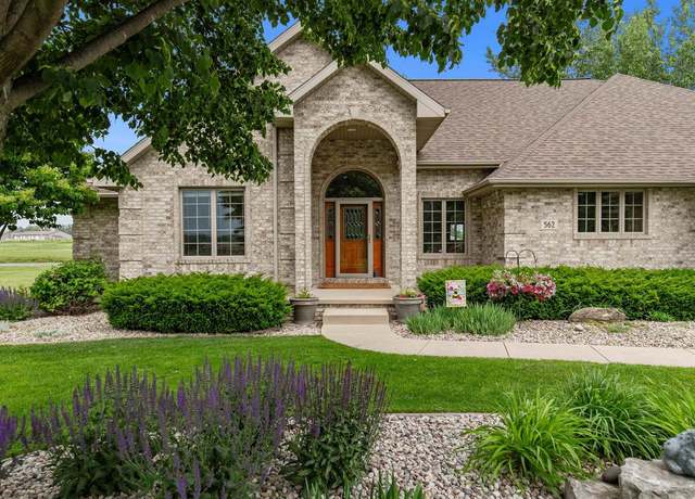 Property at 562 Royal Saint Pats Dr, Wrightstown, WI 54180, 3 beds, 3.5 baths